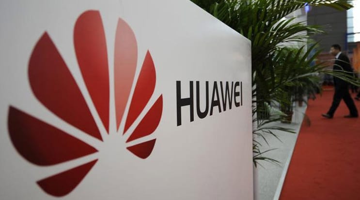 Felülvizsgálják a Huawei szerepét az 5G rendszerben a britek