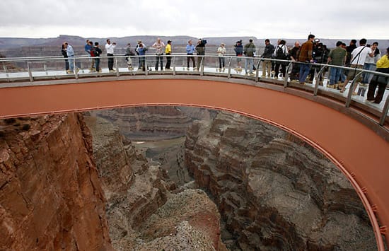 Lezuhant a Grand Canyonba autójával, de túlélte