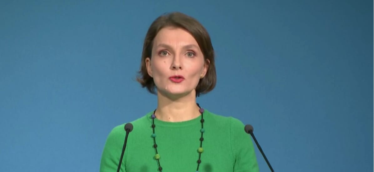 Operatív törzs: A 60 éven aluli, krónikus betegeket oltják be az érkező AstraZeneca-vakcinákkal