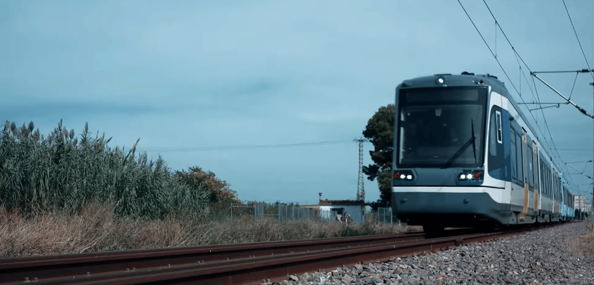 Lázár bemutatta a vásárhelyi tramtraint
