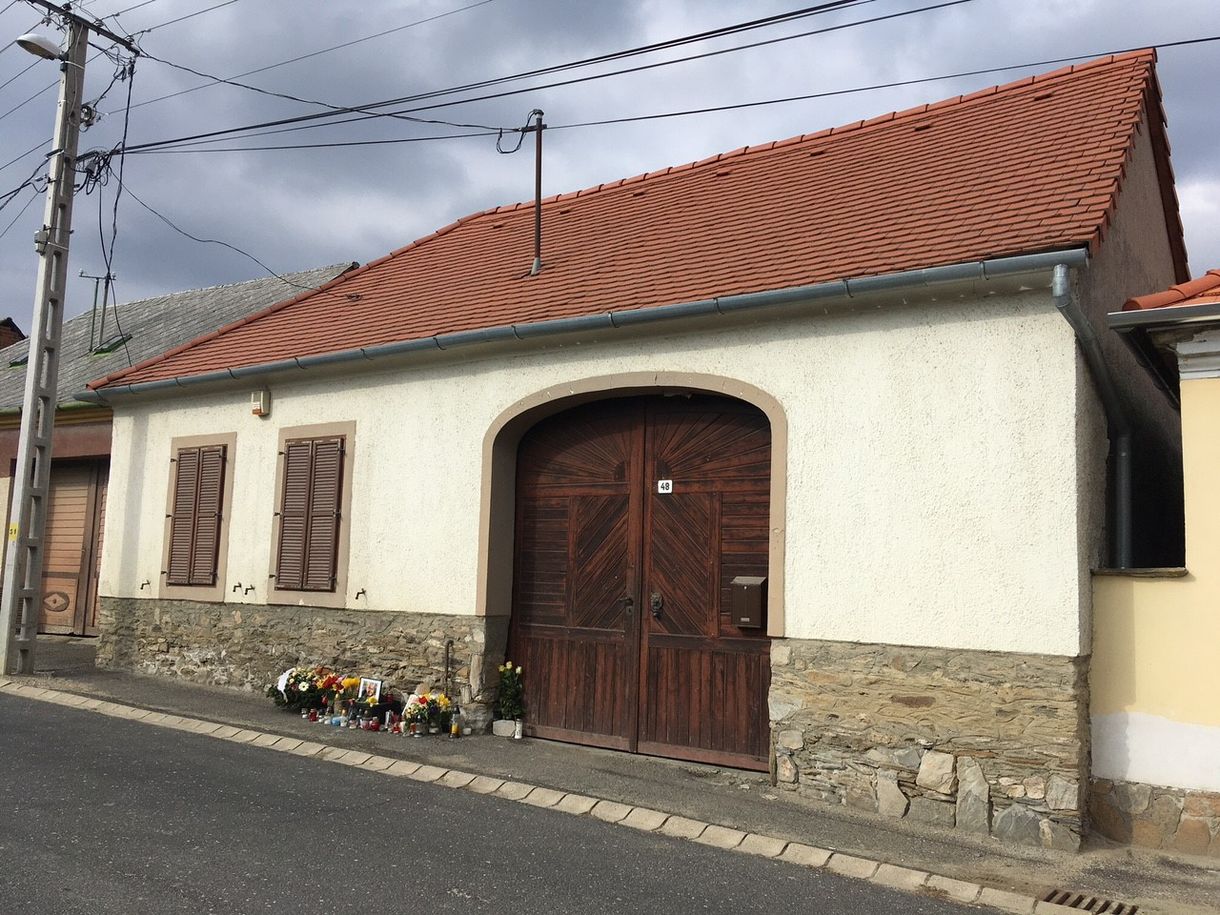 Úgy néz ki, hogy eladnák Törőcsik Mari velemi házát
