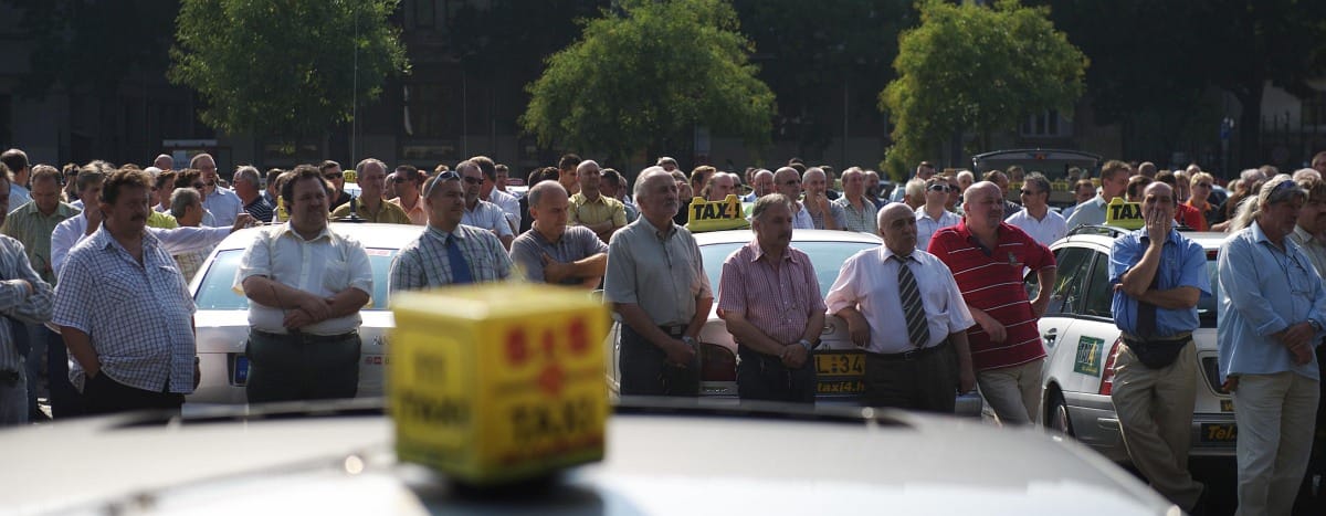 Roncstemető az 56-osok terén - galériánk a taxistüntetésről