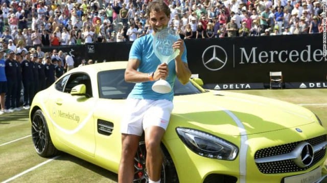 Fintorgott az ajándékba kapott Mercedes AMG GT S-ra a teniszcsillag Nadal