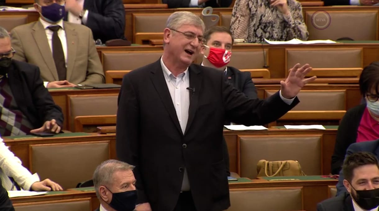 „Hideg polgárháború” kirobbantásától óvta a Fideszt a parlamentben Gyurcsány