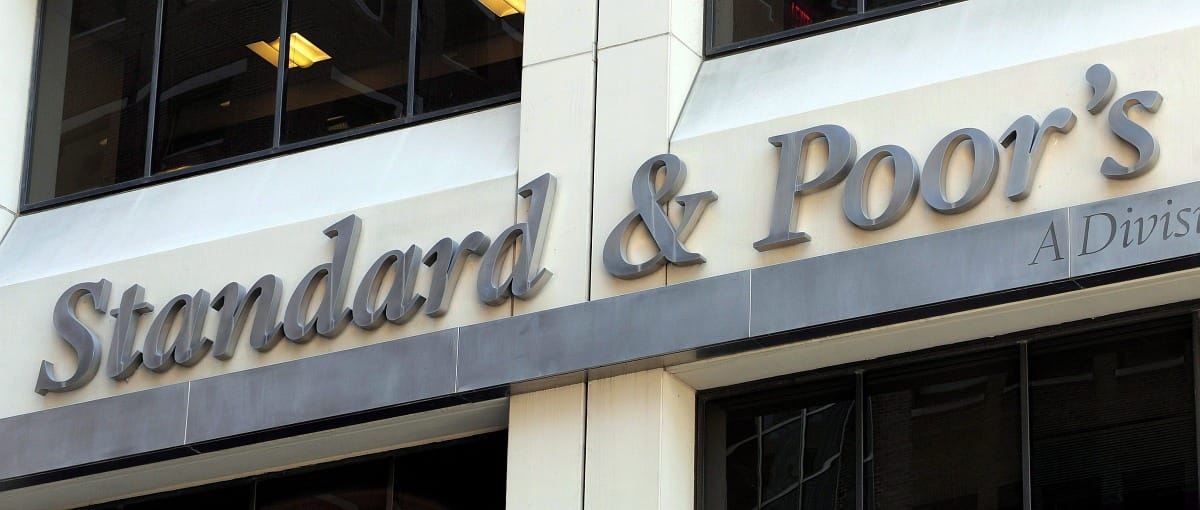 Geopolitikai kockázatokra hivatkozva minősítette le a balti államokat az S&P