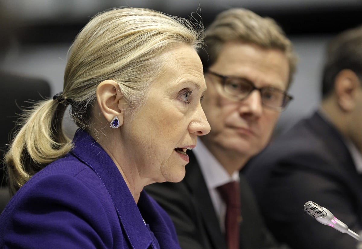 Clinton keményen bírálta Moszkvát, Minszket, Kijevet
