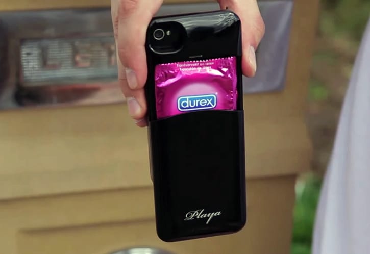 Senki sem látja meg: óvszertartó az iPhone-tokban [videóval]