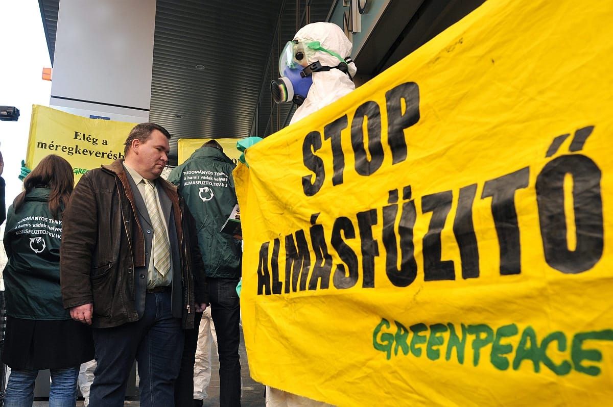 Az EU-hoz fordul a Greenpeace Almásfüzitő miatt