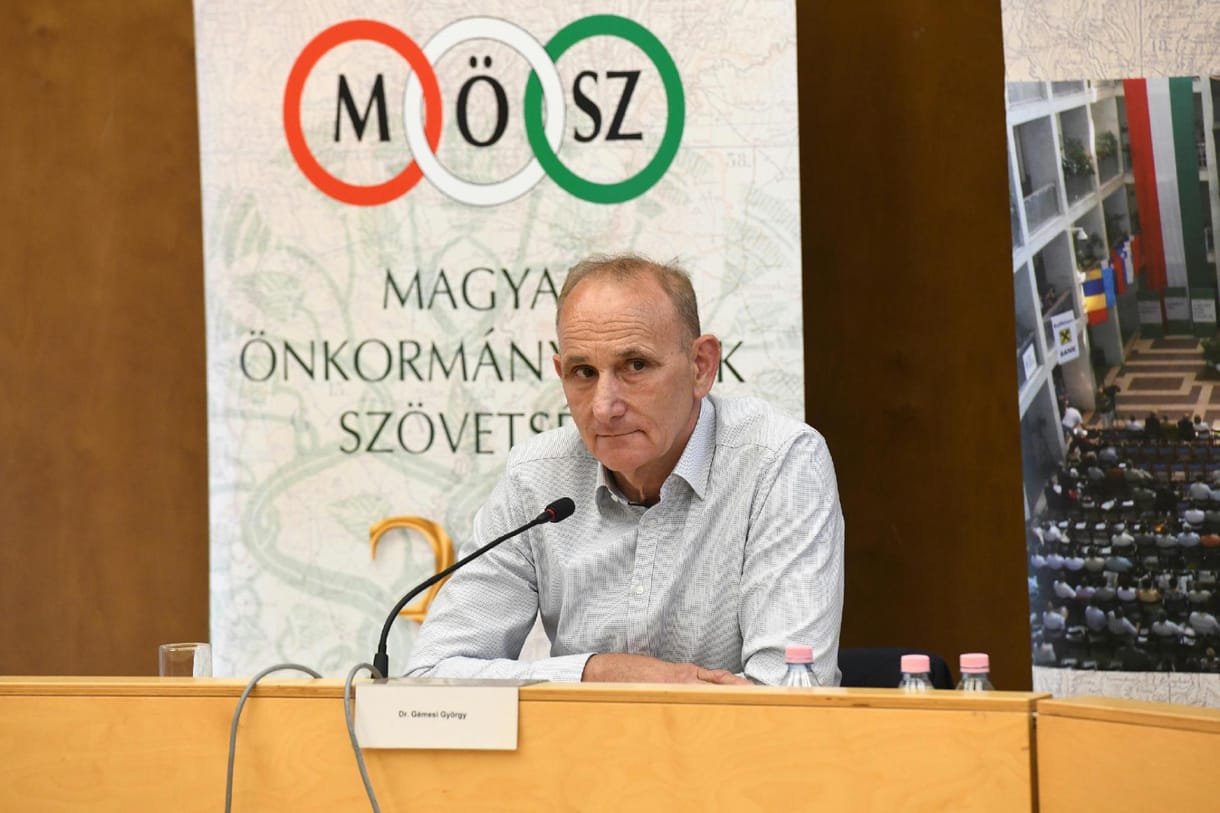 Puccskísérlet Gödöllőn: a saját képviselői váltották le a polgármester bizalmasát