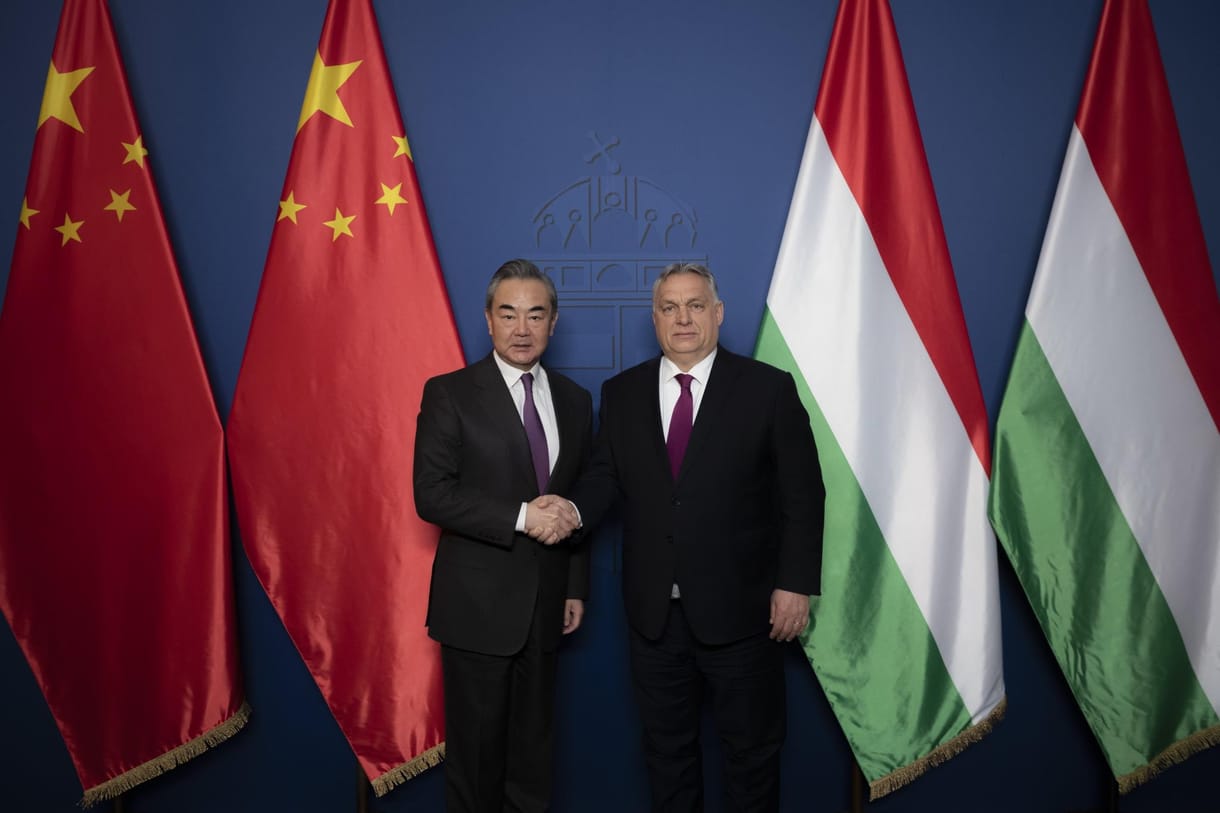 A kínai államtanácsossal vacsorázott Orbán