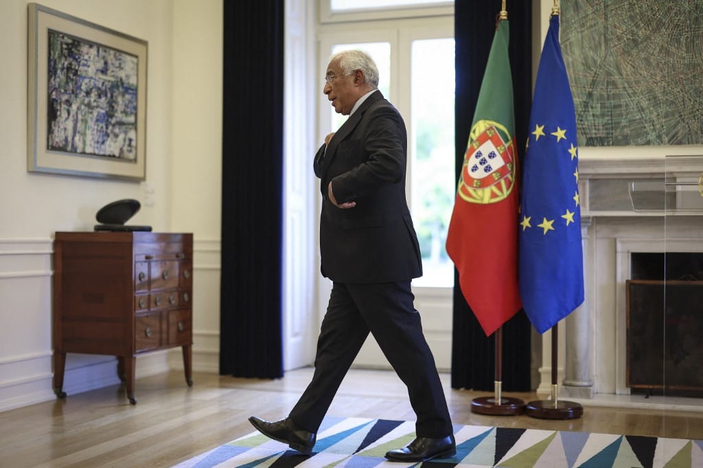 Ok nélkül mondhatott le a portugál kormányfő: összekeverték a nevét a gazdasági miniszterével