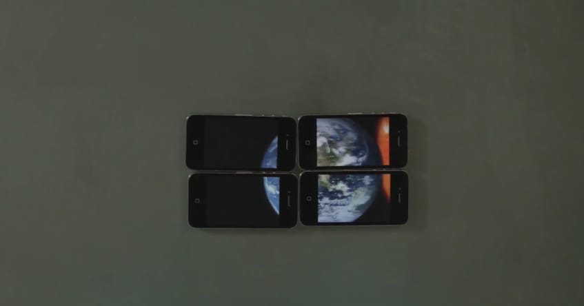 Mit lehet csinálni négy iPhone-nal? Videó-puzzle előadást!