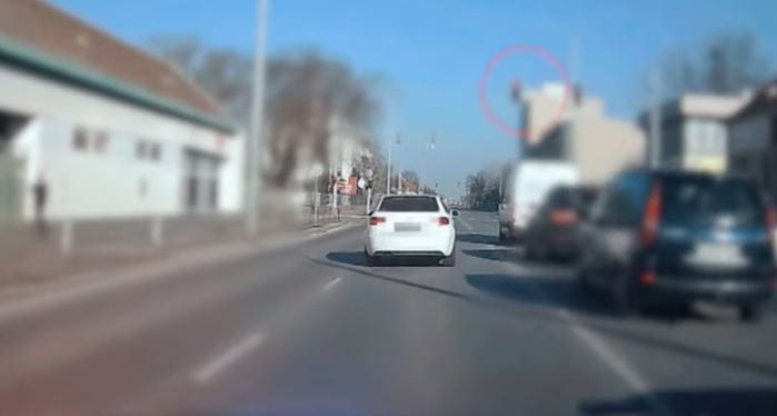 Szombathelyen szlalomozott végig egy ámokfutó sofőr – videó