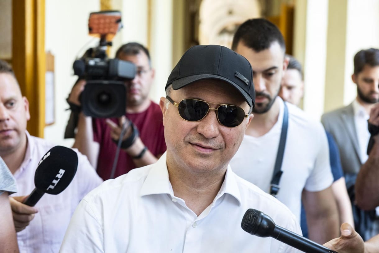 Így tartották el Magyarországról az Orbánhoz szökött Gruevszki médiumait