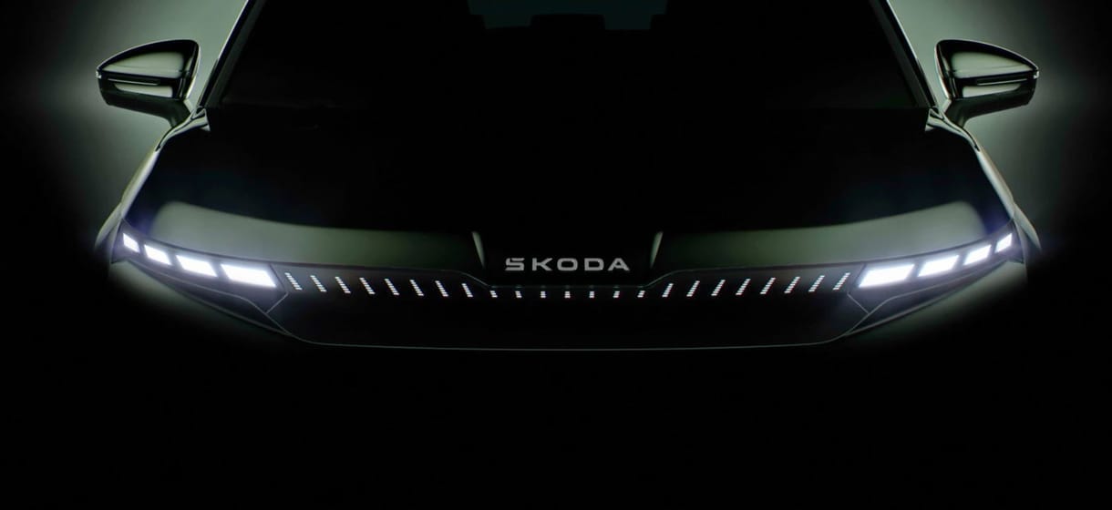 A jellegzetes embléma nélkül jöhet a legújabb elektromos Skoda