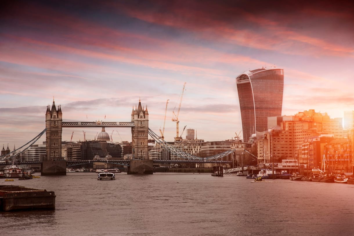 Négy embert késeltek halálra Londonban