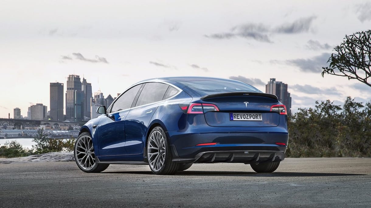 Igazán jót tesz egy kis finom tuning a Tesla Model 3-nak