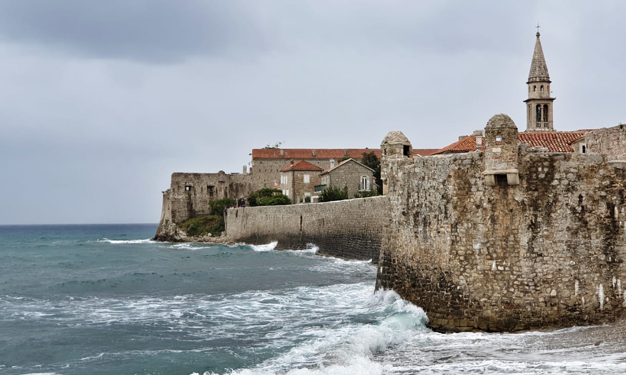 Montenegró már a strandok megnyitásán gondolkodik