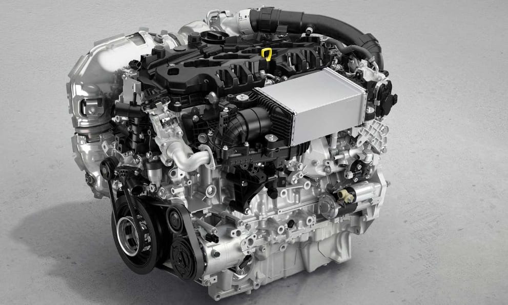 Dehogy halott a dízel, itt a Mazda legújabb 6 hengeres motorja