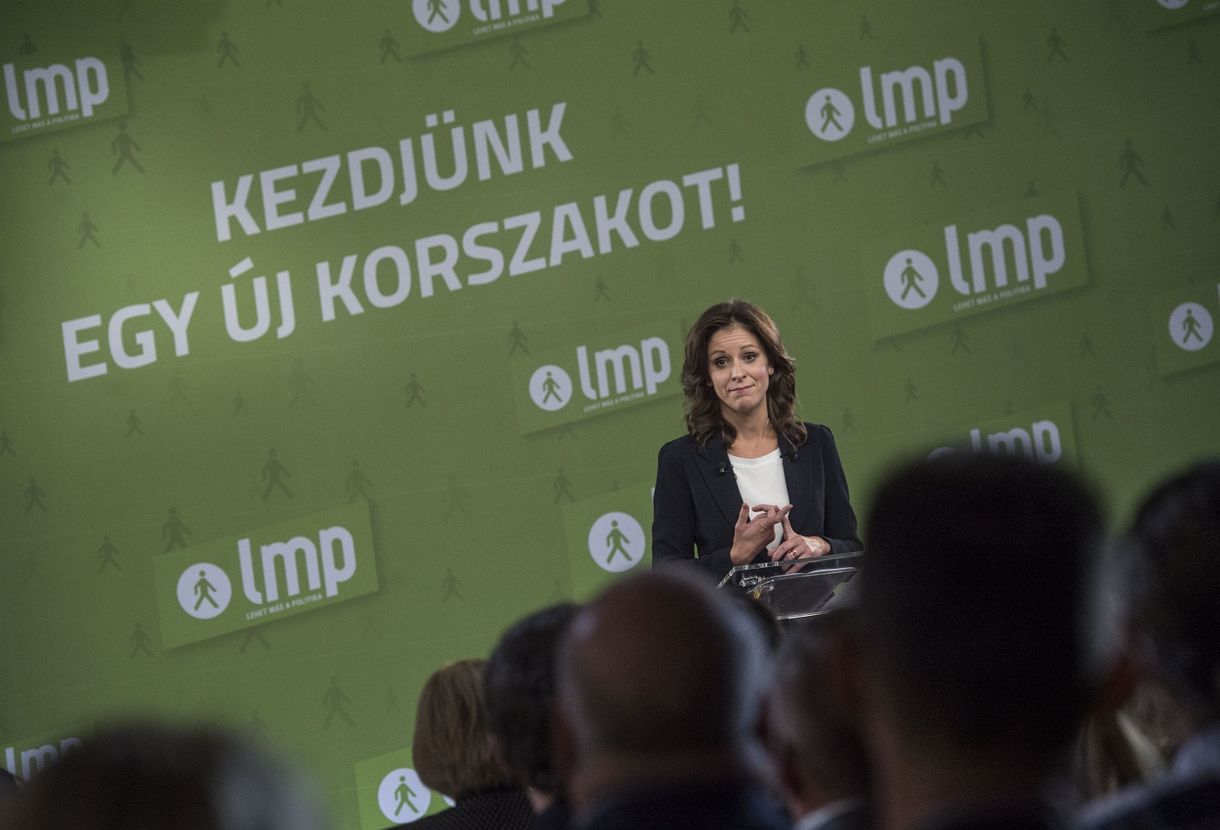 Szél Bernadett Orbánnak: Ha támadni akarnak, állok elébe