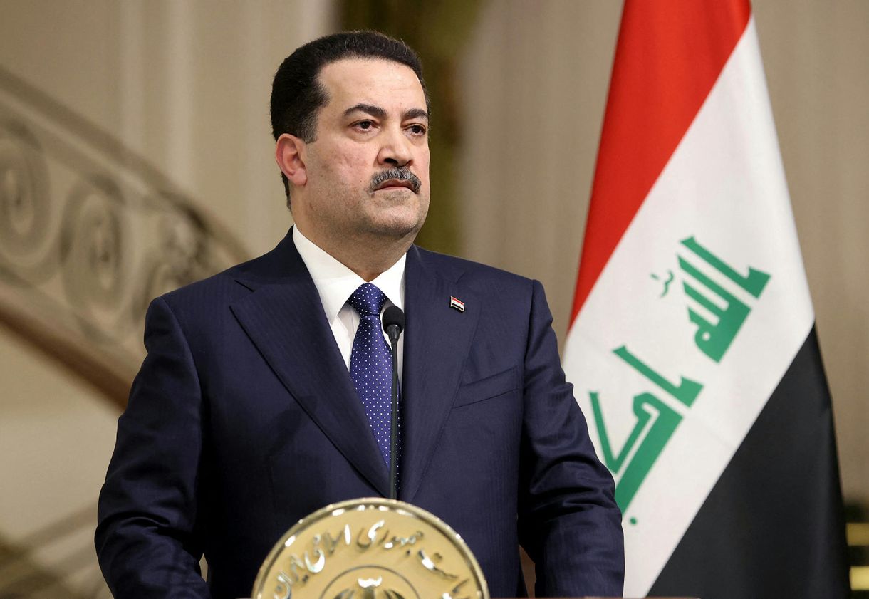 Irak megmentését remélik az új kormányfőtől, aki azonnal kémfőnöknek nevezte ki magát 