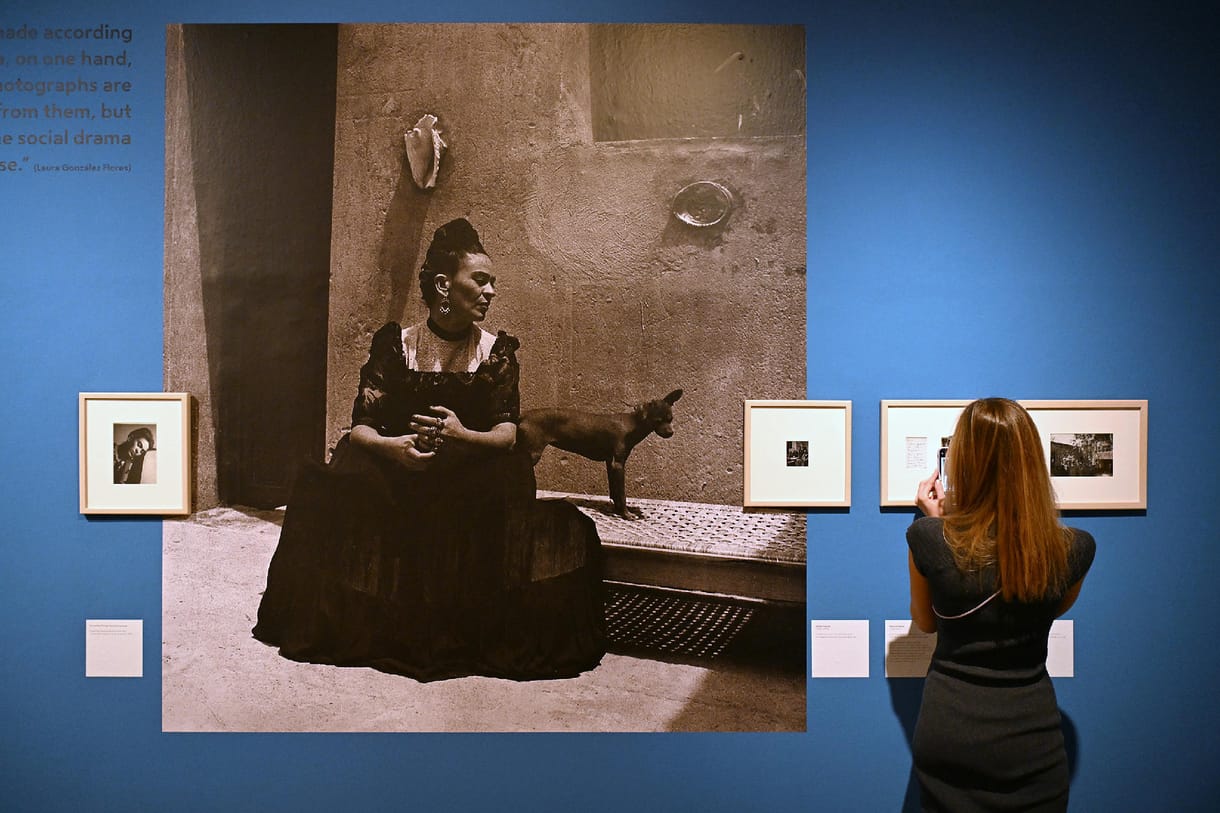 Szabadon felhasználhatóvá váltak Robert Capa fotói, Frida Kahlo festményei és Herczeg Ferenc művei is