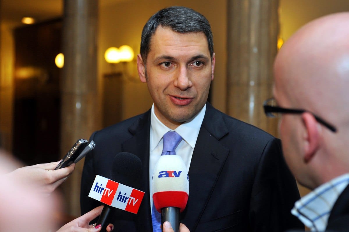 Fidesz: az ügyész dönthetné el, mely bíróságon emel vádat