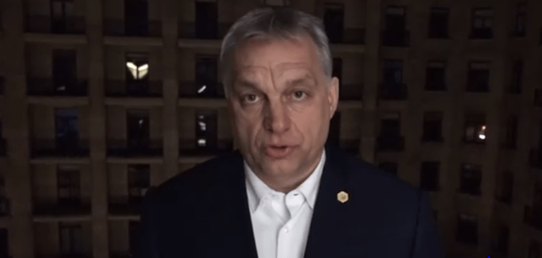 A rémisztgetve kampányoló Orbánról ír a Financial Times