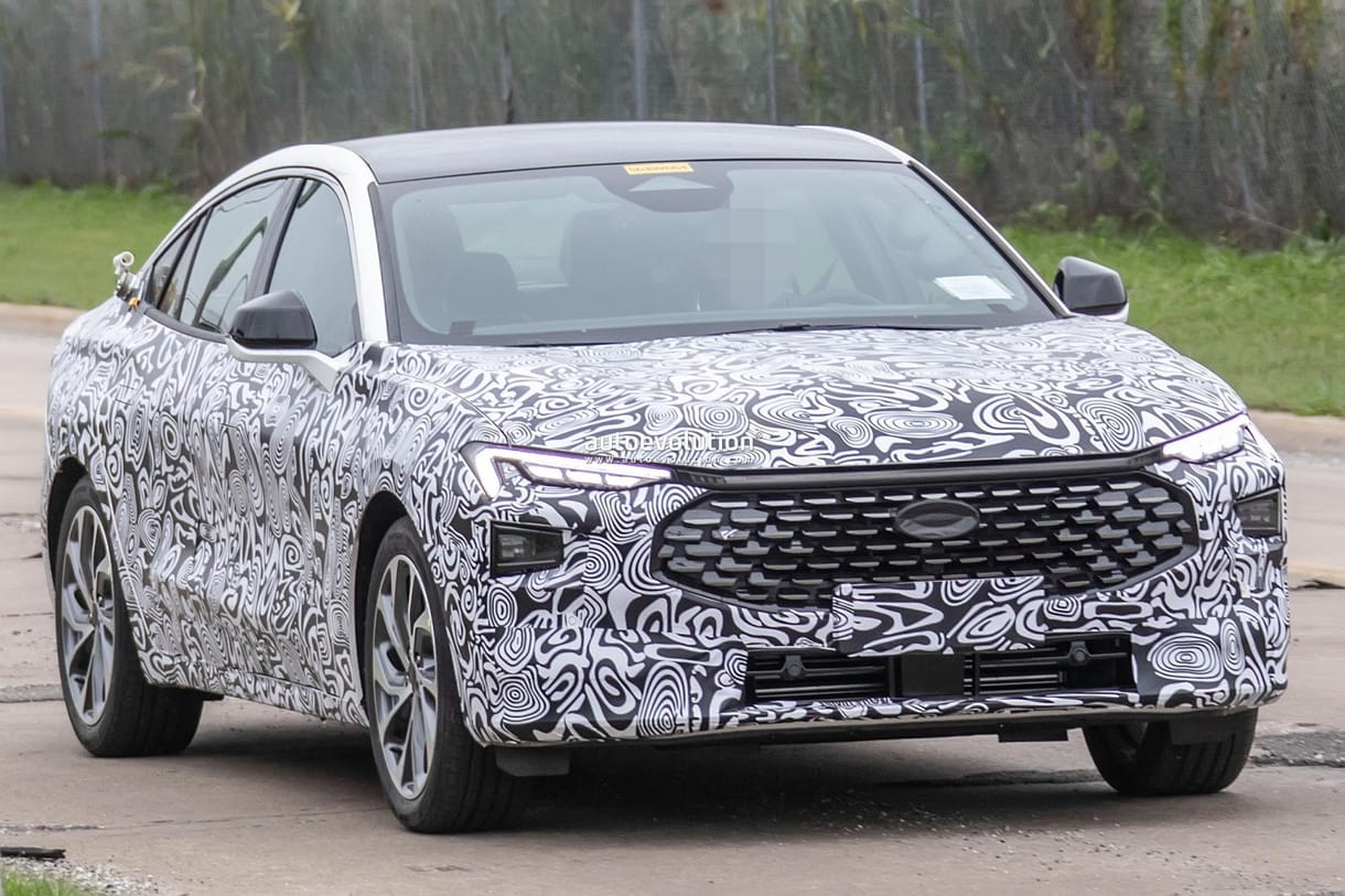 Úgy fest, nem tűnik el teljesen a Ford Mondeo