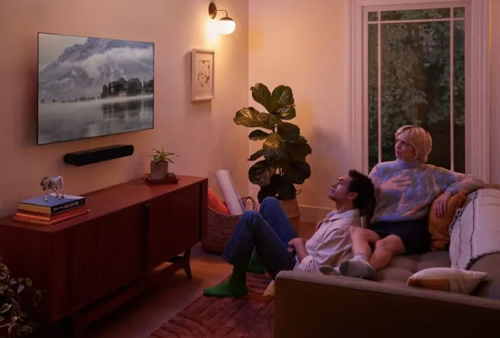 Nem hallja tisztán a televíziót? Segíthet ez az új hangprojektor