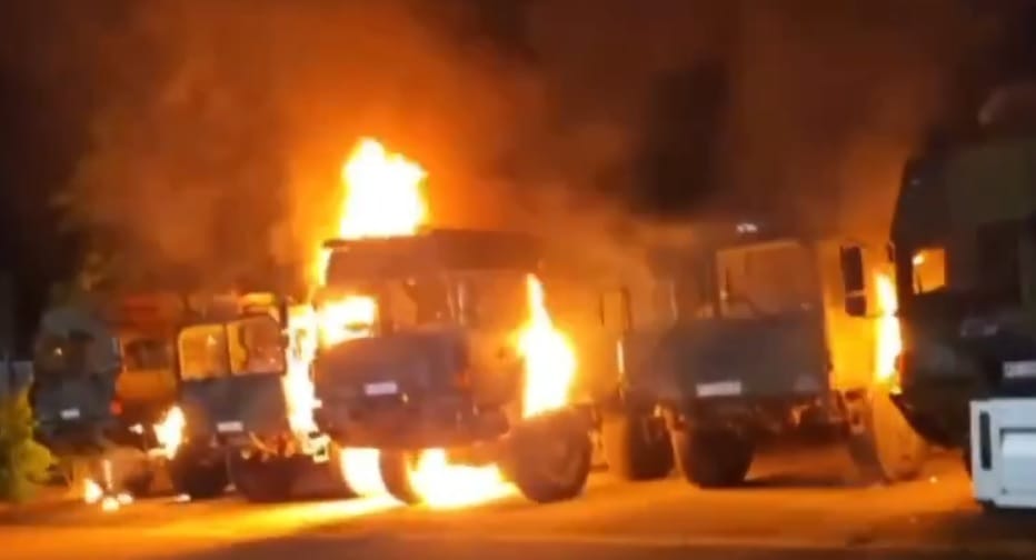 Felgyújtották a német hadsereg több teherautóját Erfurtban, a rendőrség az orosz szabotázs lehetőségét is vizsgálja