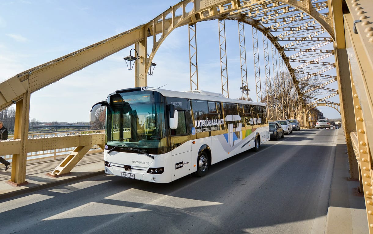Csuklós busz helyett is beválhat az új 13 méteres magyar busz