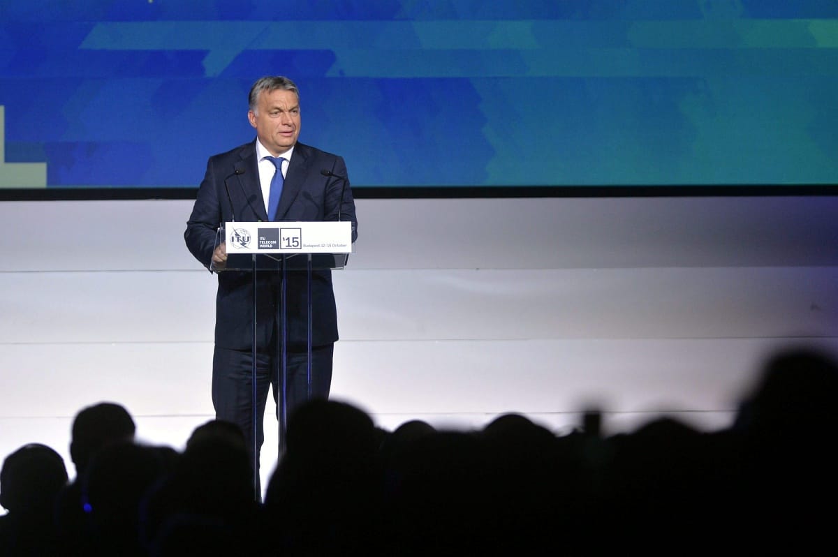 Orbán: Közel-Keletről kiáramlók áradatával nézünk farkasszemet