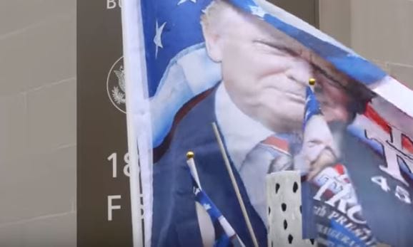 Bella Ciao – partizándallal üzen Tom Waits Trumpnak