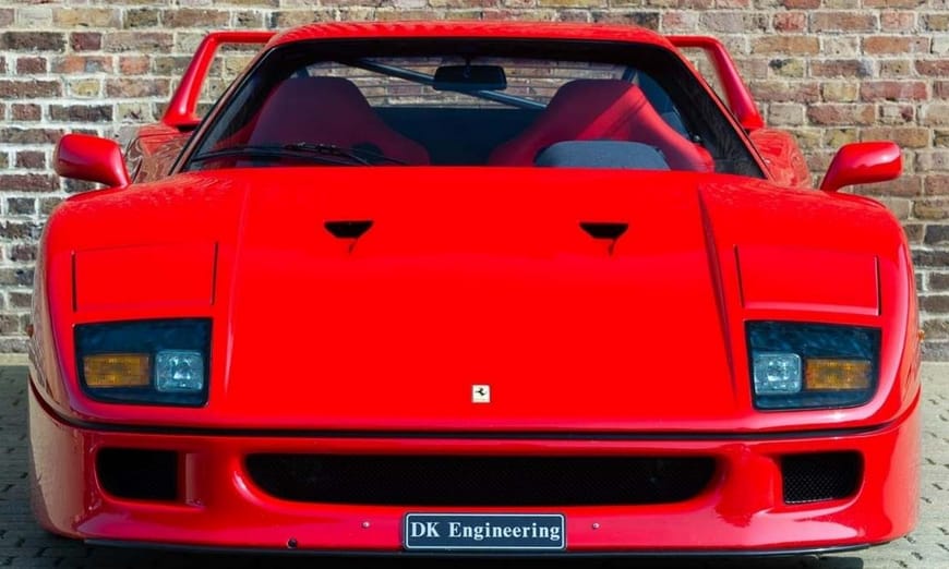 A búcsúkörén törte össze a tulaj a százmilliókat érő Ferrari F40-esét
