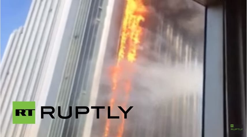 Pokoli toronyként égett egy felhőkarcoló Kínában – videó