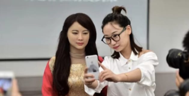 Alig hiszünk a szemünknek: akit a videón lát, az nem ember