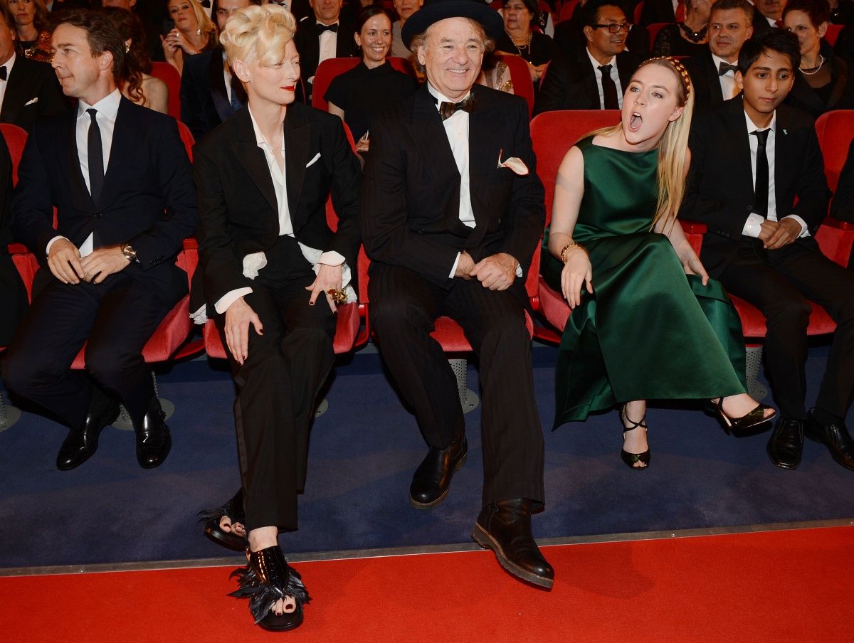 Fura pacskerben mutatta be a Grand Hotel Budapestet Tilda Swinton – fotó