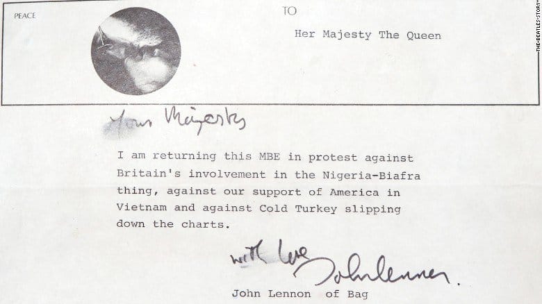 Elképesztő helyen találták meg John Lennon levelét, címzett: a királynő