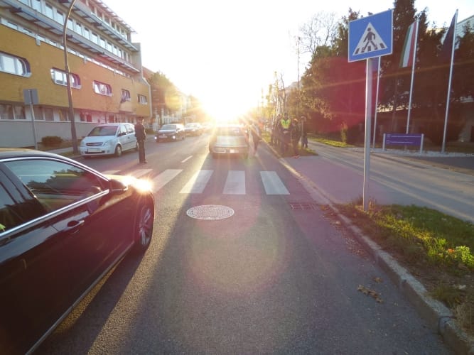 A zebrán gázoltak el két gyalogost Veszprémben