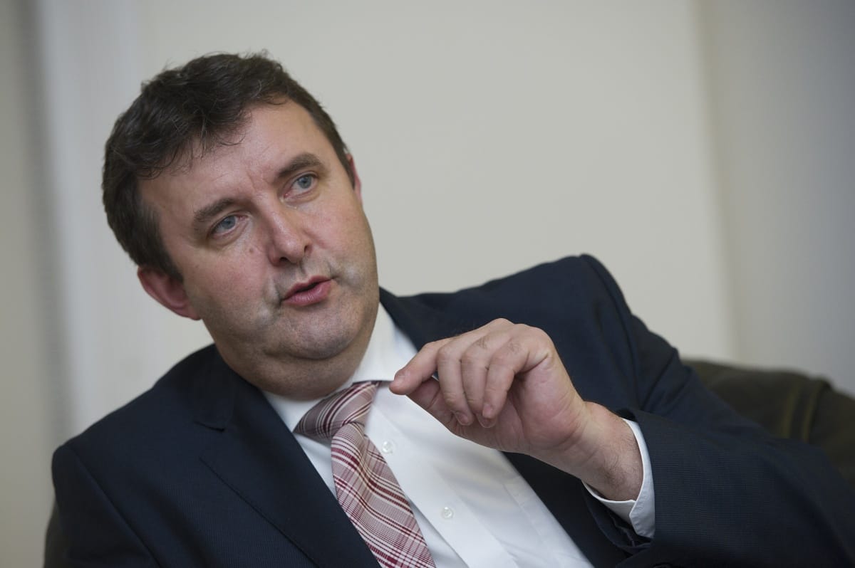 Palkovics: Rövidebb lesz a nyári szünet, könyv helyett tablet jön