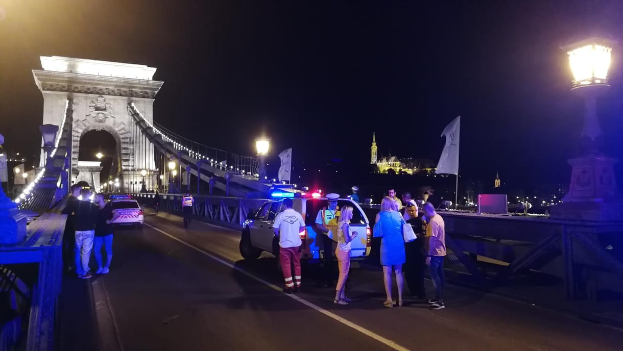 Továbbra sem találják a férfit, aki a Dunába ugrott a Lánchídról