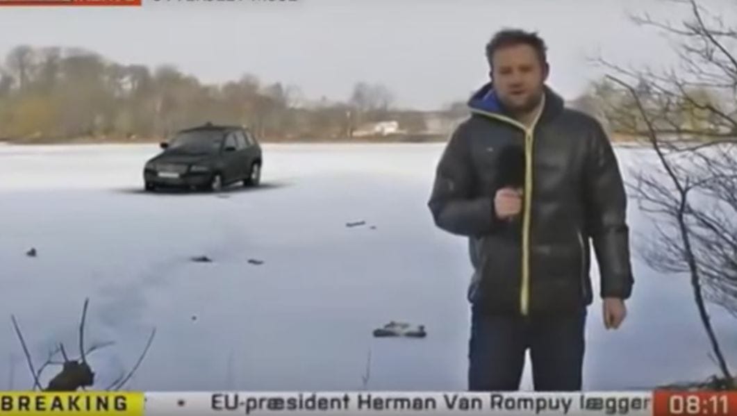 Kamuvideó terjed a neten egy tóba esett autóról – videó