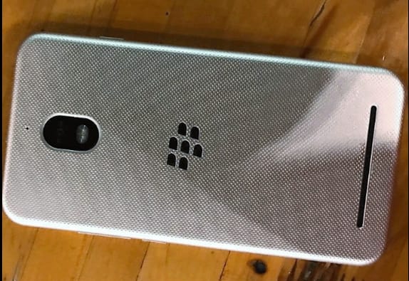 Billentyűzet nélküli BlackBerry telefon érkezik