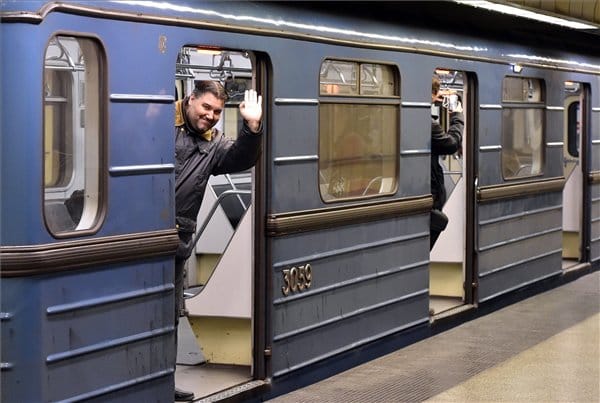 Itt a vége: elment a metró, jön a káosz