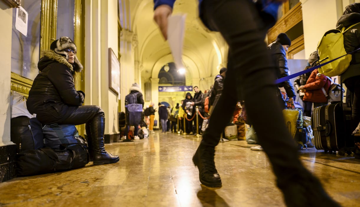 Csütörtökön 3488 menekült érkezett vonattal Budapestre