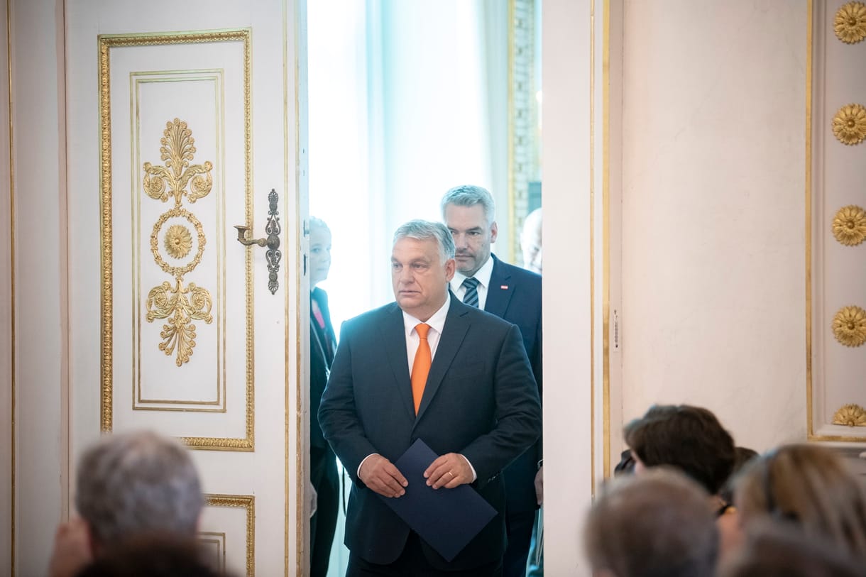 Profil-helyzetértékelés: Az osztrák vezetés még mindig nem száll szembe Orbánnal