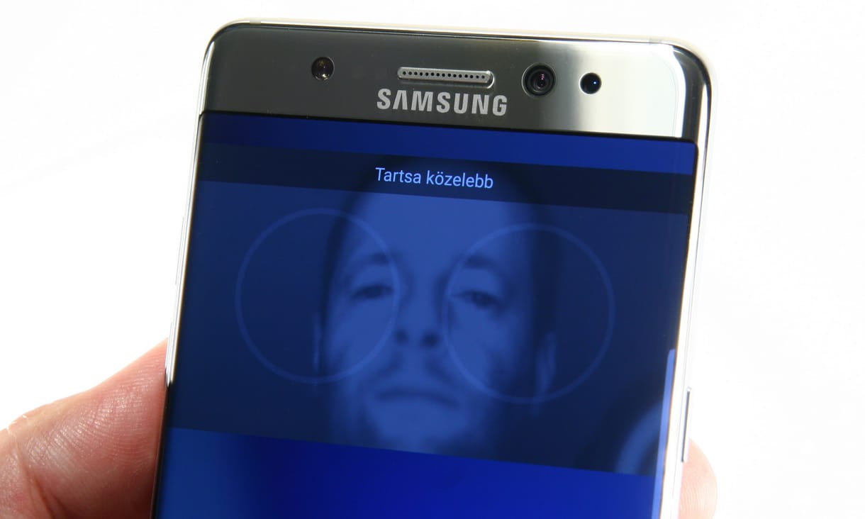 Kipróbáltuk a Samsung legjobbnak ígért telefonját
