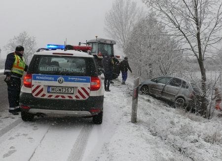 Fotó: megvan az első balesete az első hónak