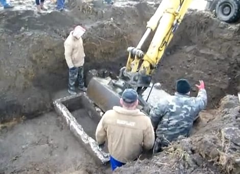 Szarkofágokat emeltek ki a földből Óbudán (videó)